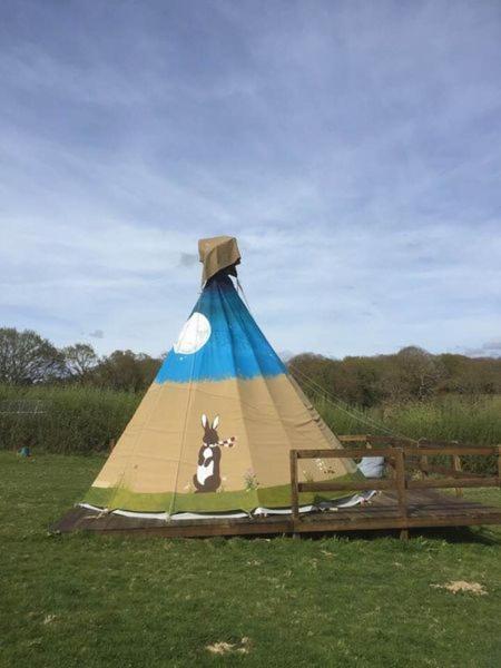 Big Sky Tipi Holidays Wartling Eksteriør billede